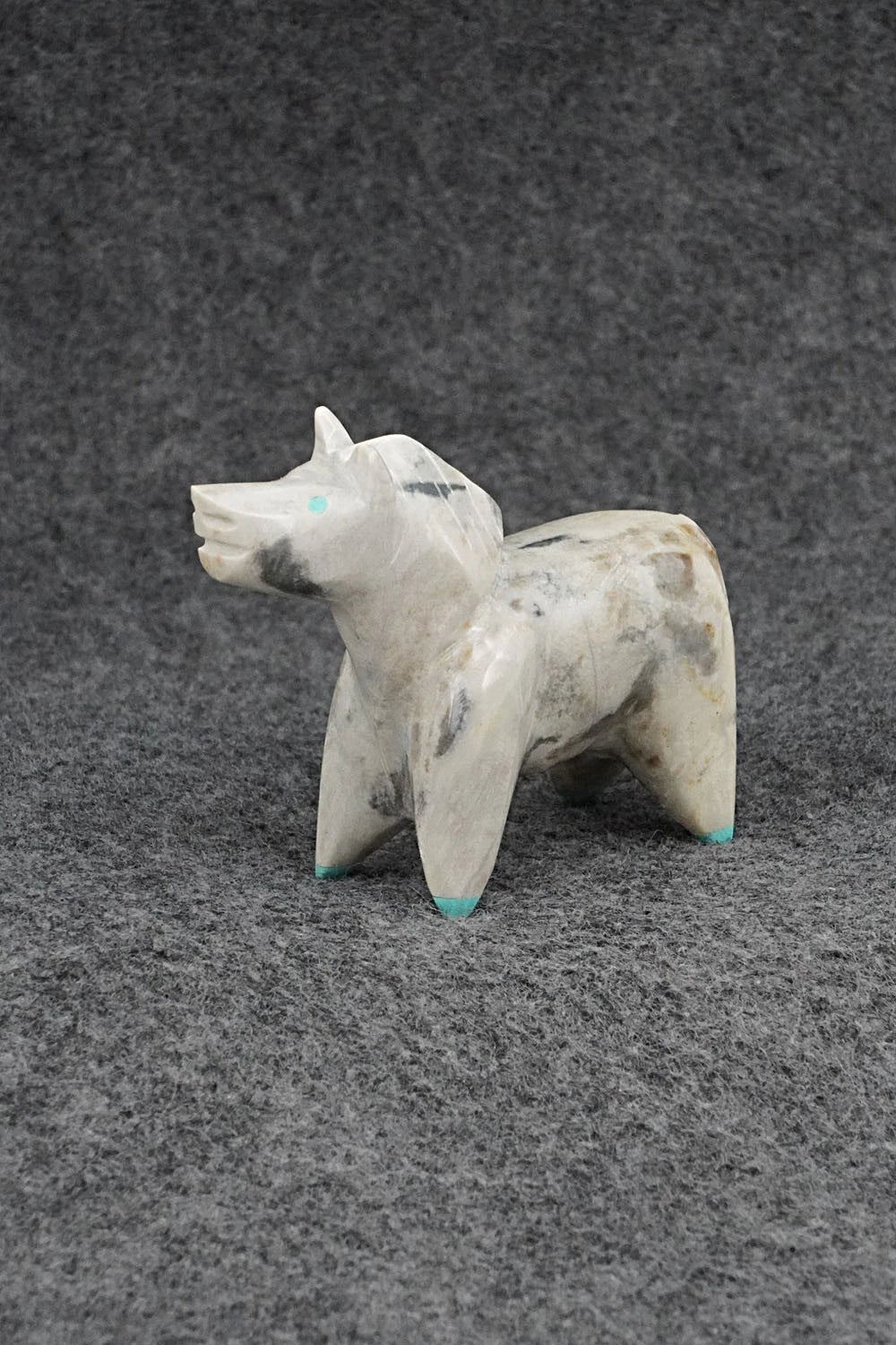 Horse Zuni Fetish Carving - Enrike Leekya