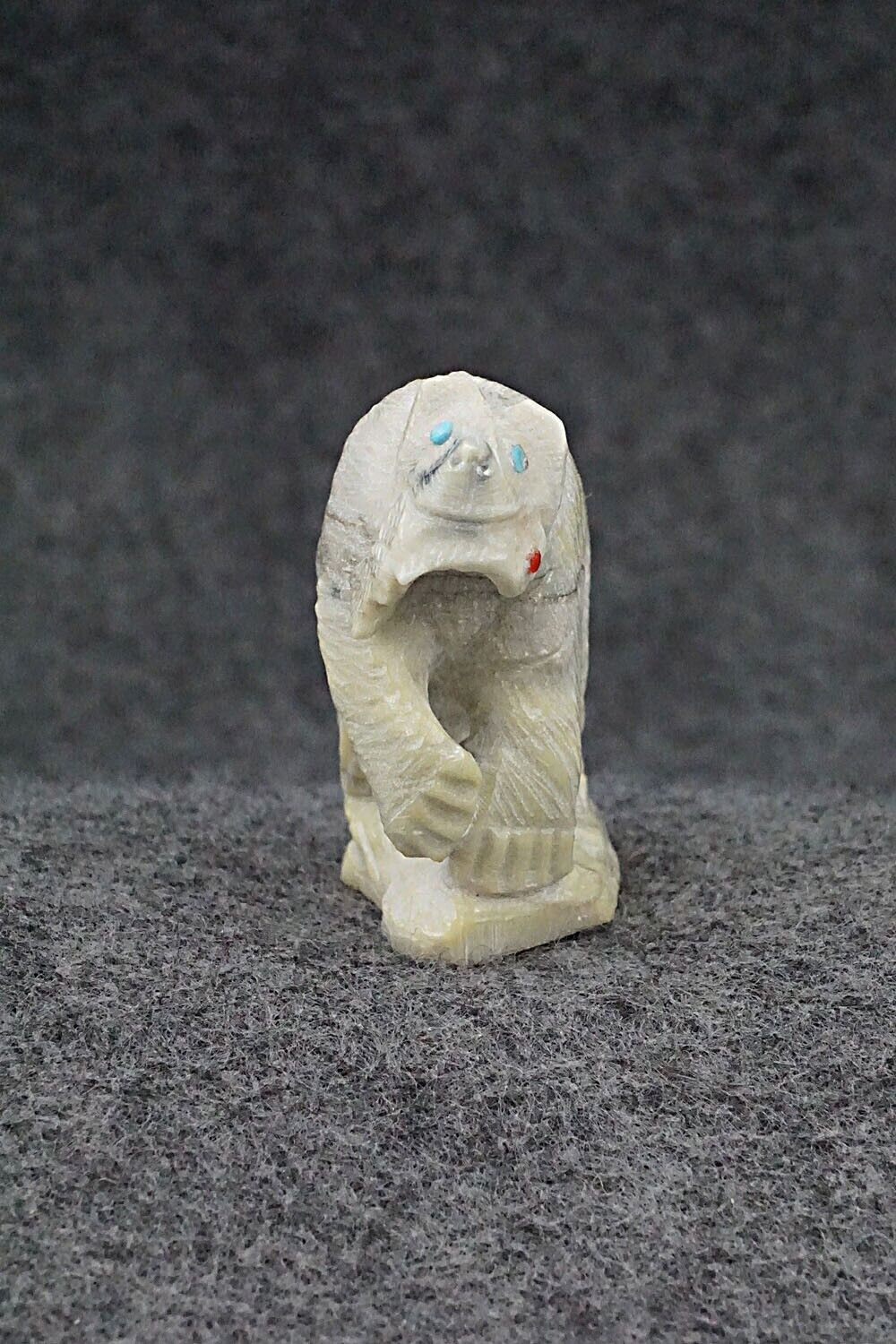 Bear with Fish Zuni Fetish Carving - Derrick Kaamasee