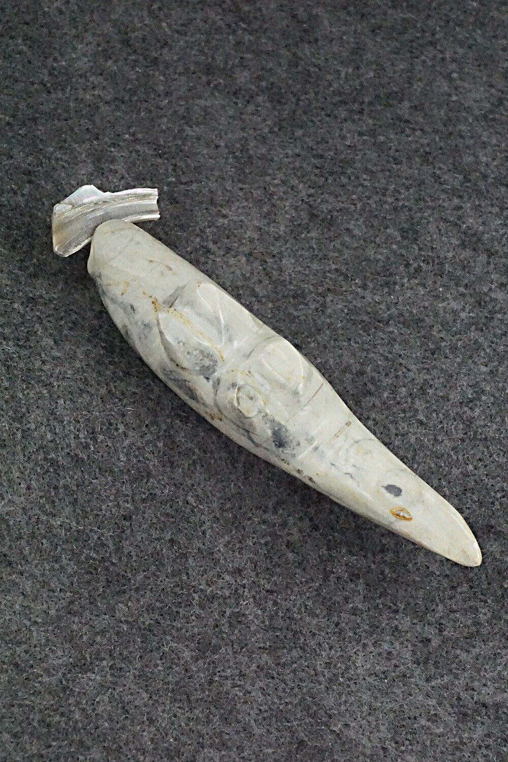 Otter with Fish Zuni Fetish Carving - Delvin Leekya