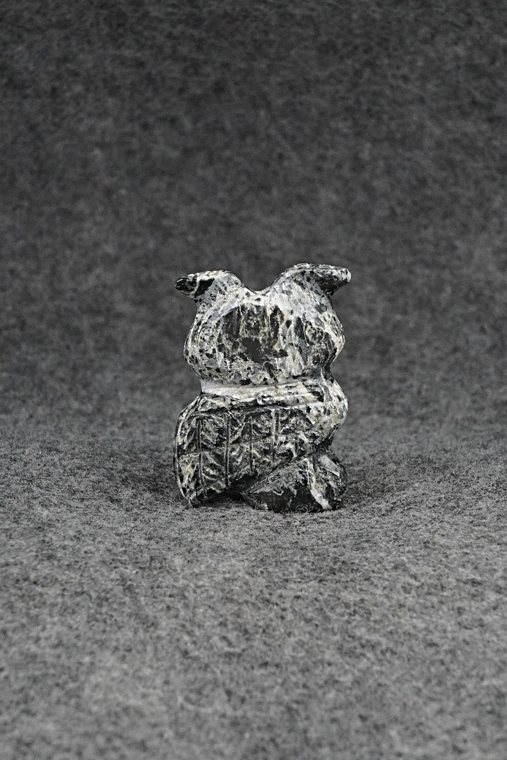 Owl Zuni Fetish Carving - Dannette Laate