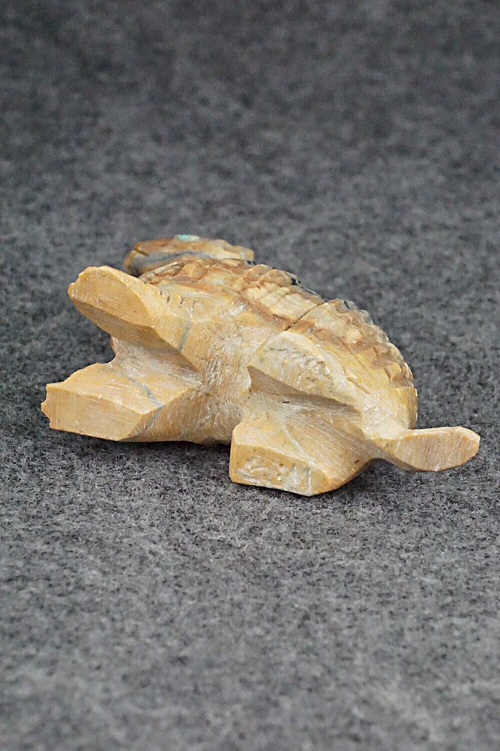 Armadillo Zuni Fetish Carving - Waylon Cheama