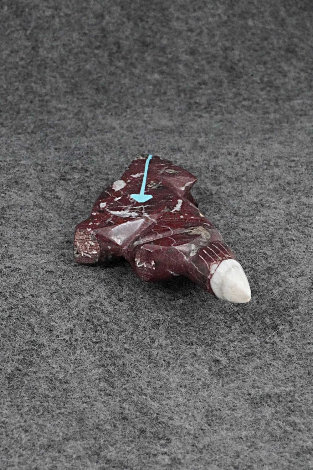 Wolf Zuni Fetish Carving - Kenric Laiwakete