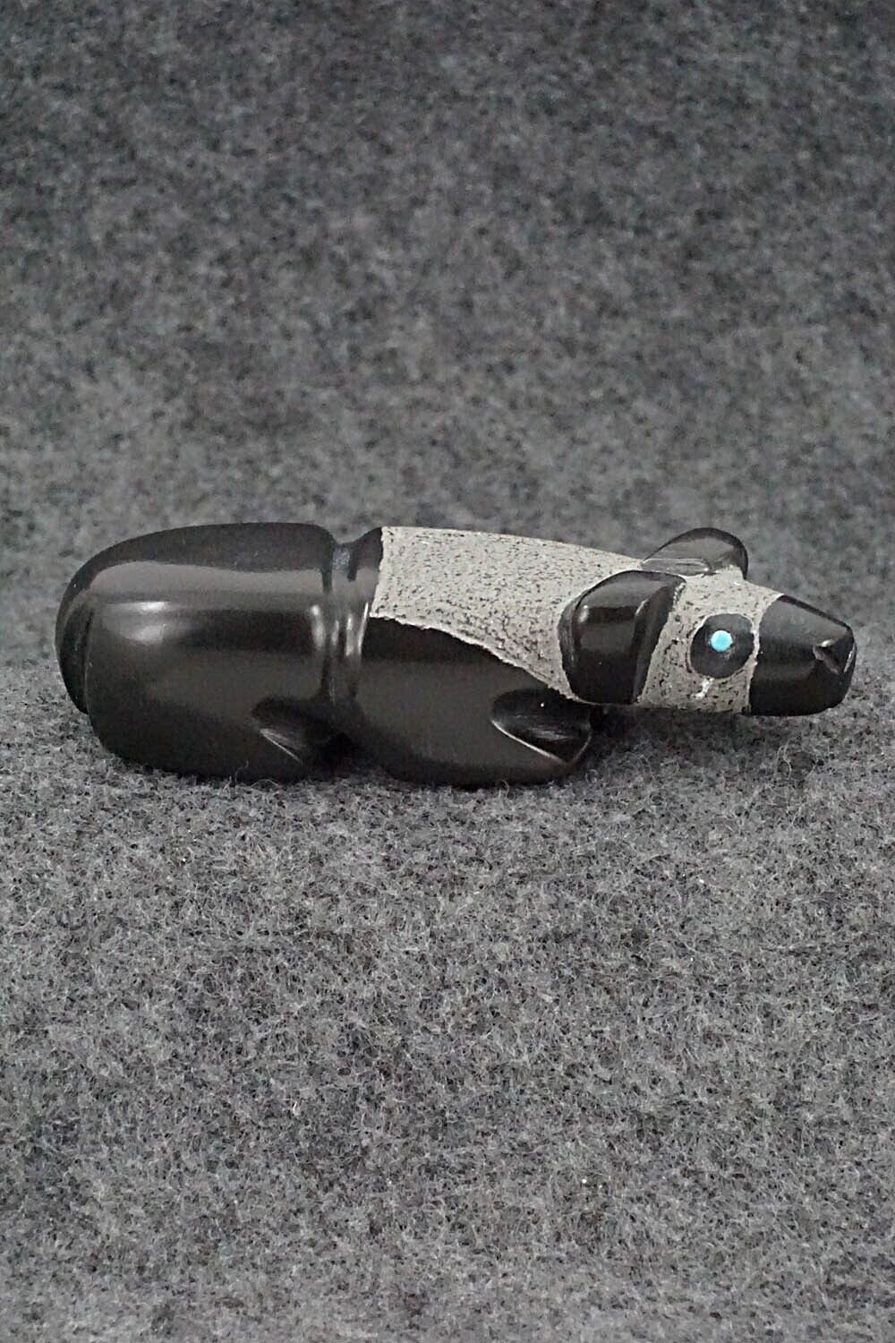 Bear Zuni Fetish Carving - Reynold Lunasee