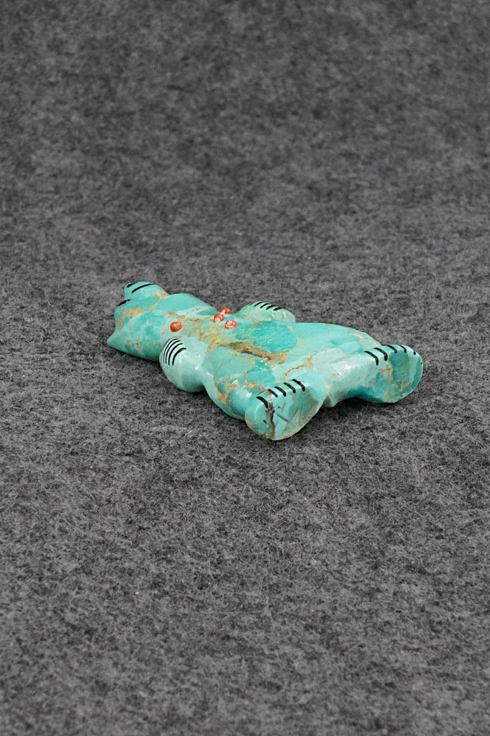 Bear Zuni Fetish Carving - Claudia Peina