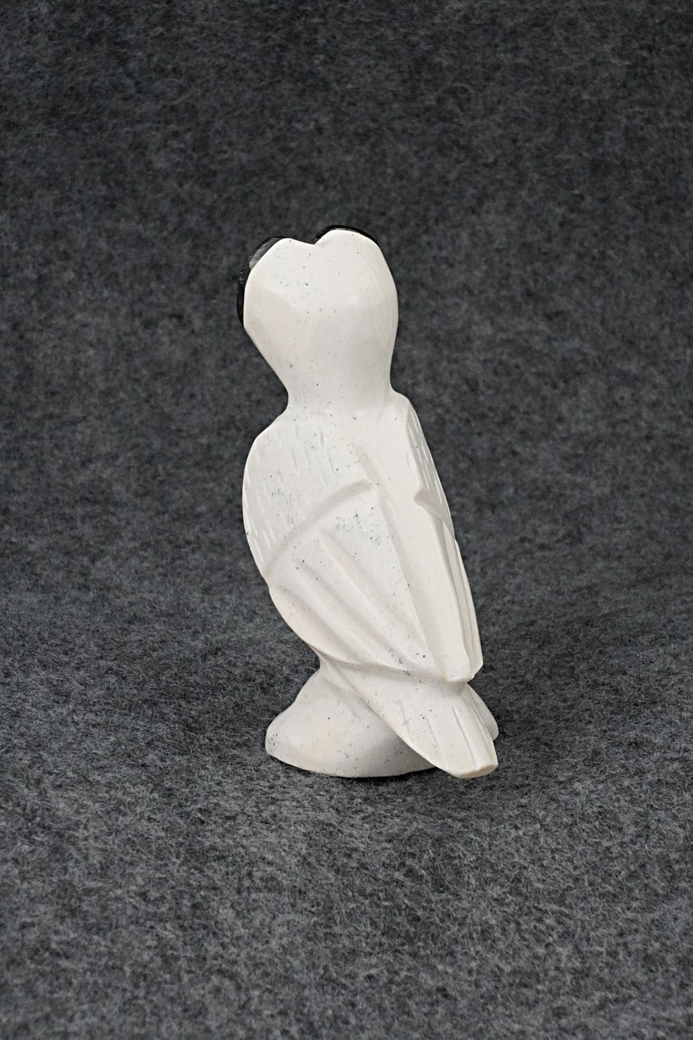 Owl Zuni Fetish Carving - Enrike Leekya