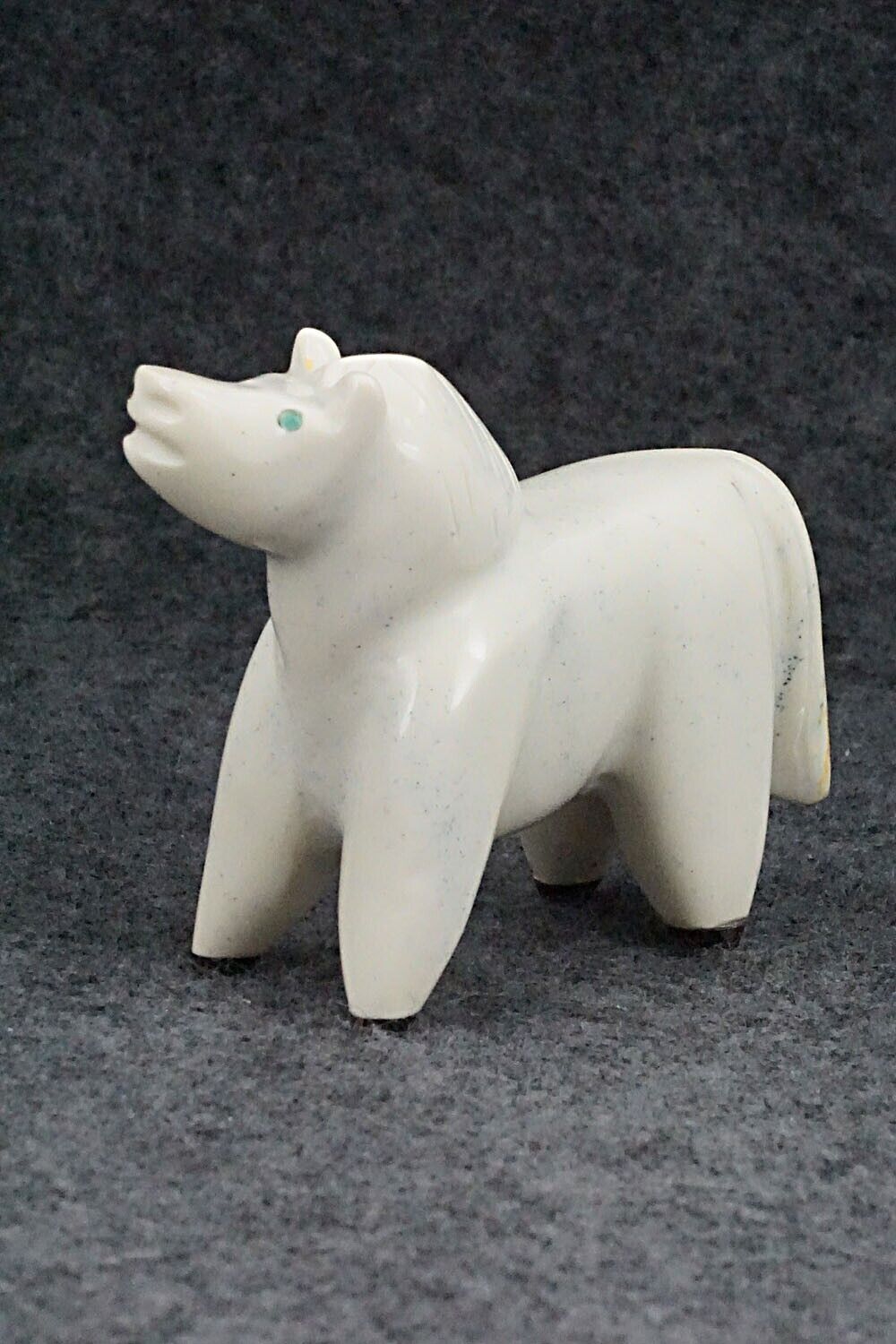 Horse Zuni Fetish Carving - Enrike Leekya