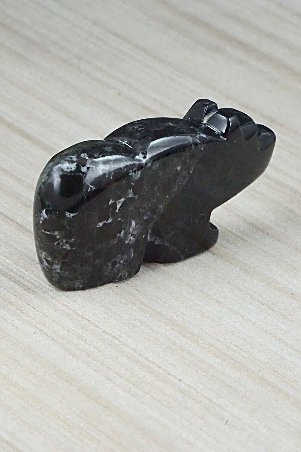 Bear Zuni Fetish Carving - Bernard Laiwakete