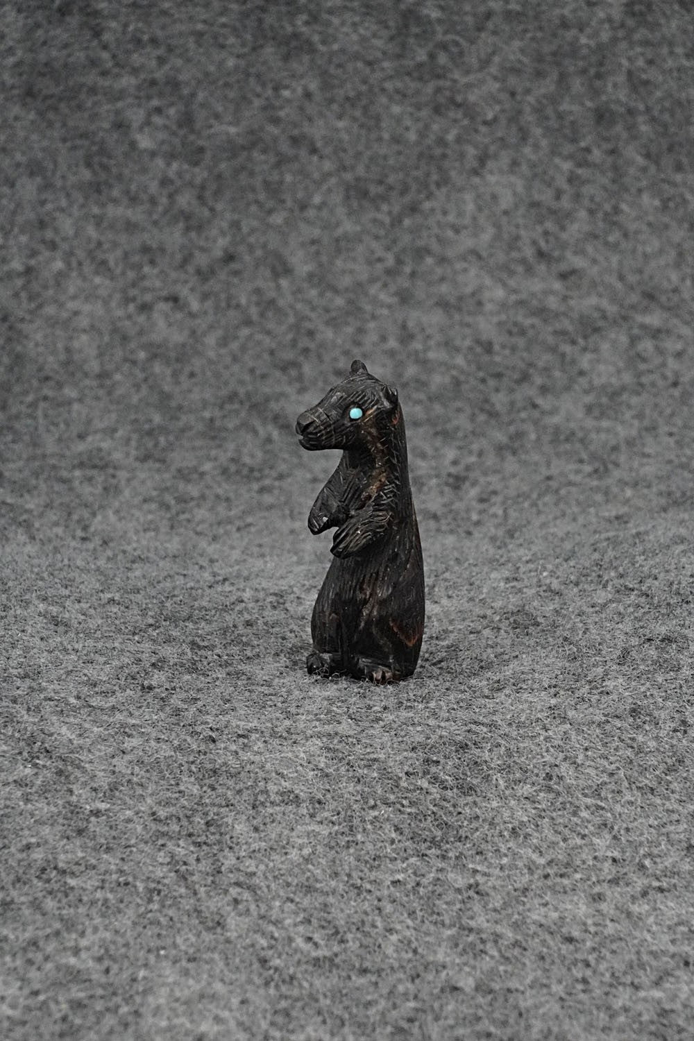 Bear Zuni Fetish Carving - Lance Cheama