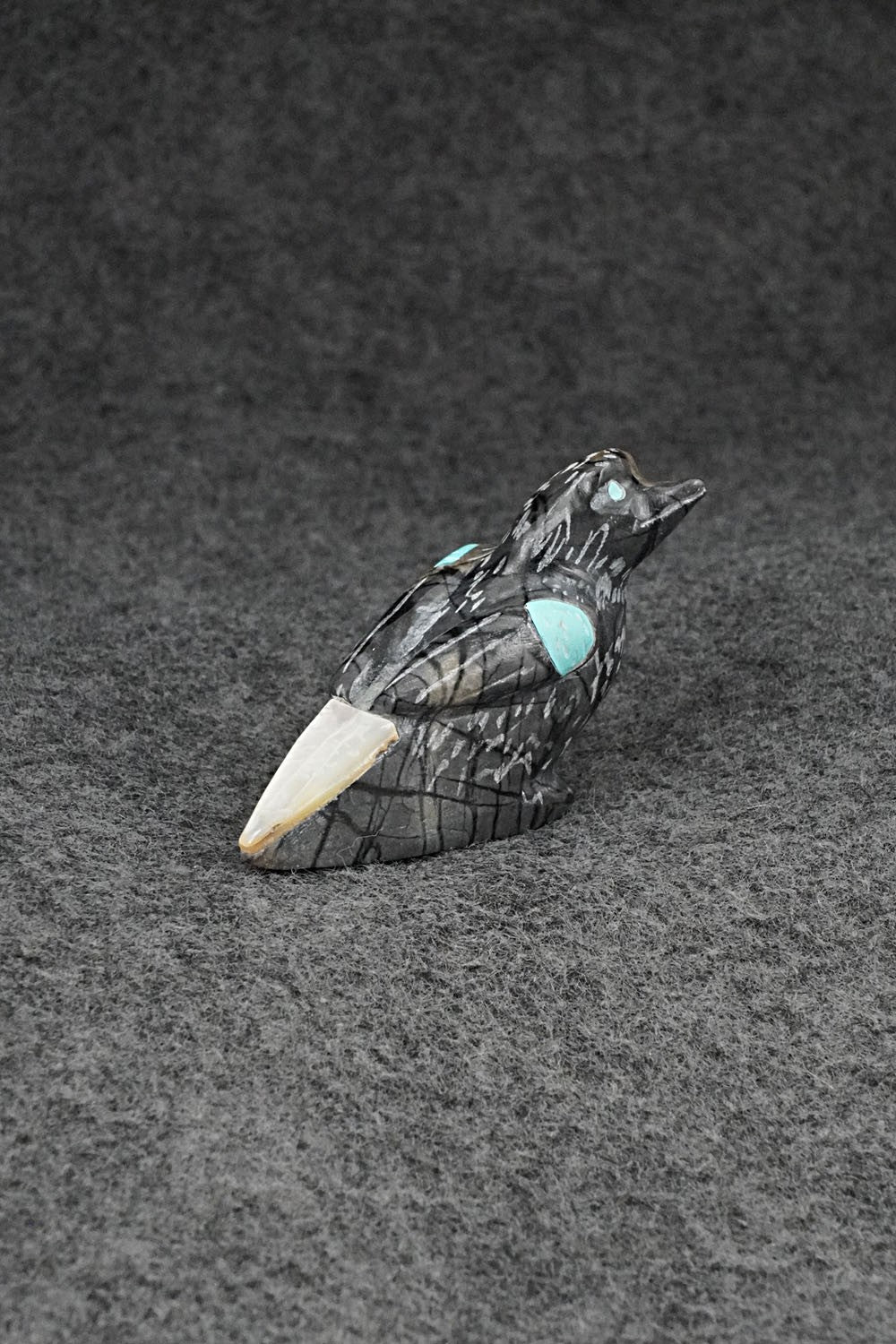 Bird Zuni Fetish Carving - Freddie Leekya