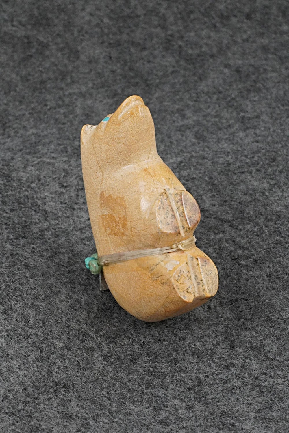 Bear Zuni Fetish Carving - Delvin Leekya