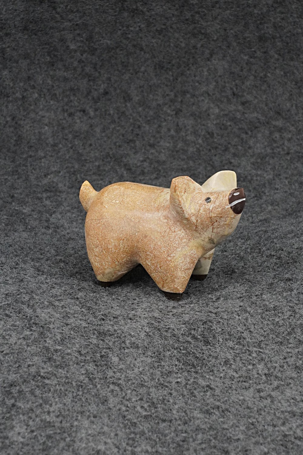 Pig Zuni Fetish Carving - Enrike Leekya