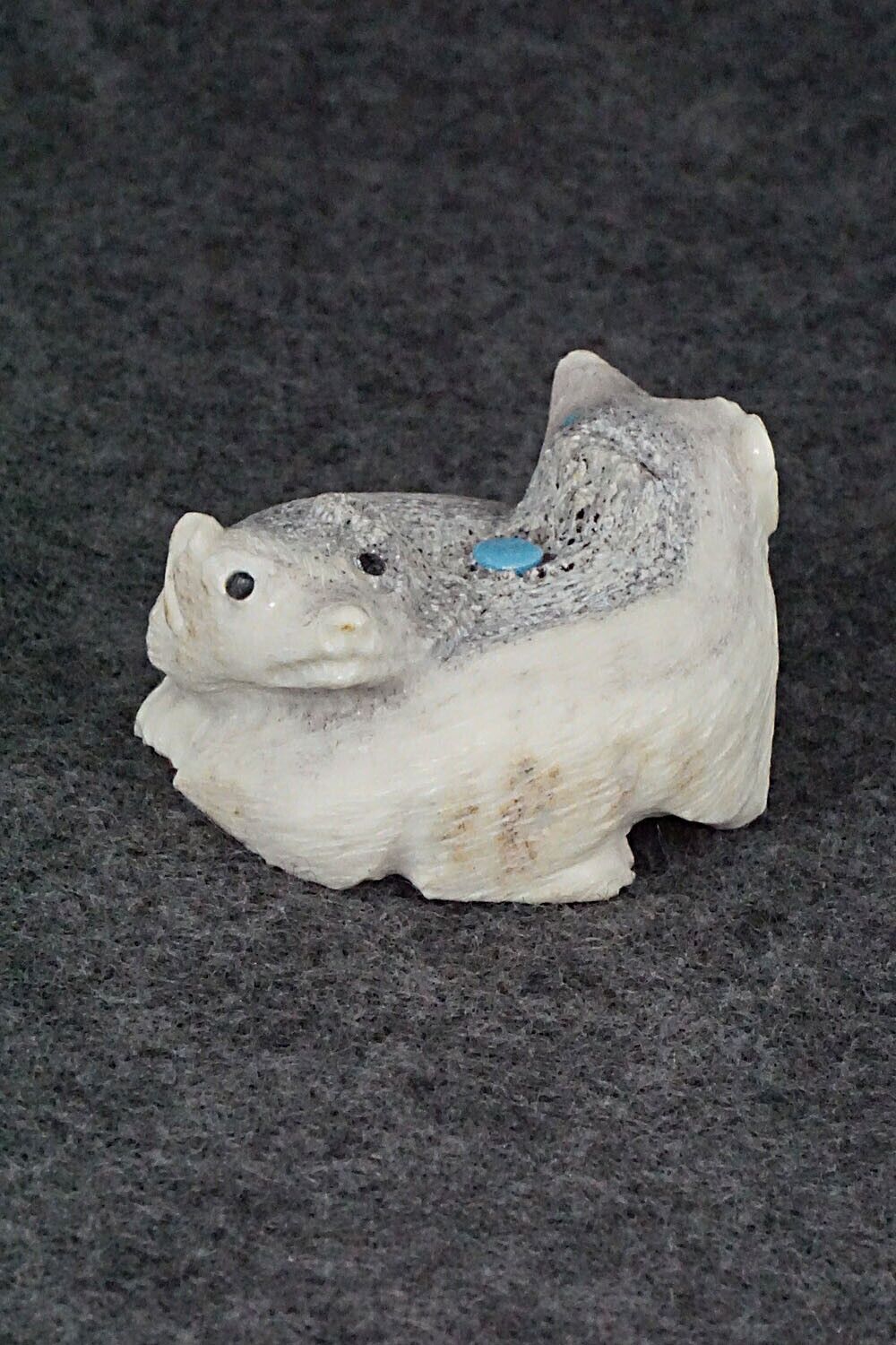 Foxes Zuni Fetish Carving - Maxx Laate