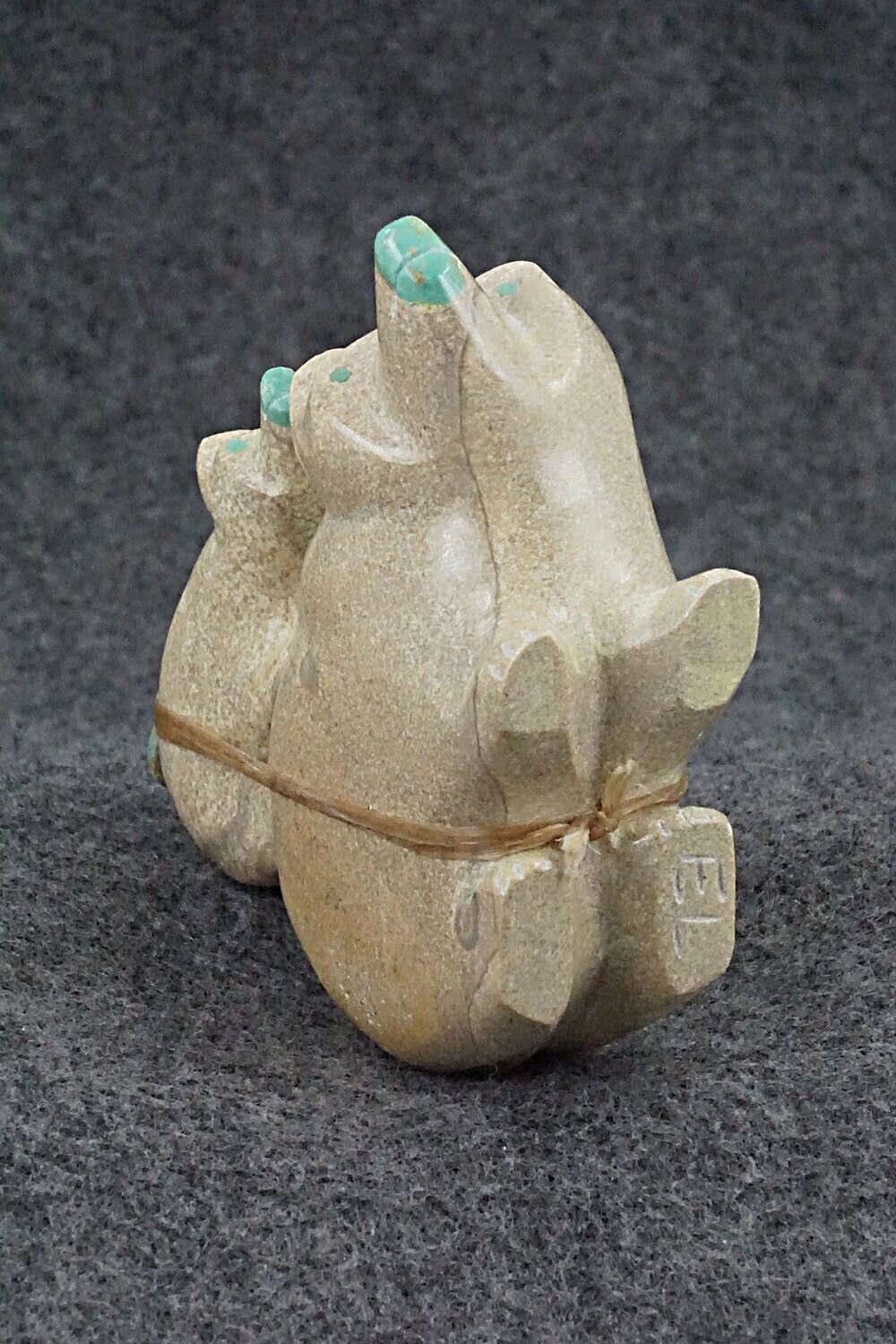 Bear with Cub Zuni Fetish Carving - Enrike Leekya