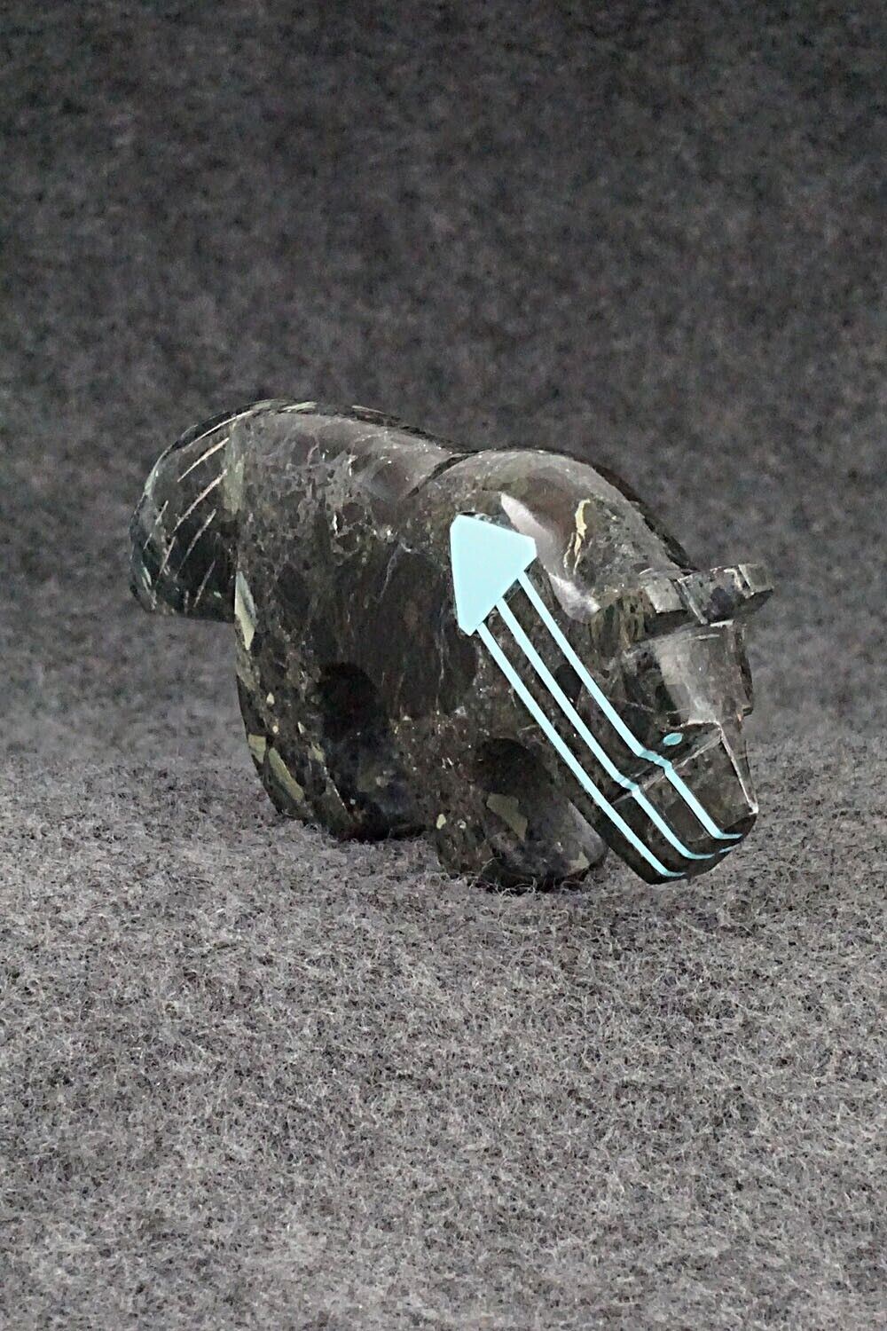 Wolf Zuni Fetish Carving - Kenric Laiwakete