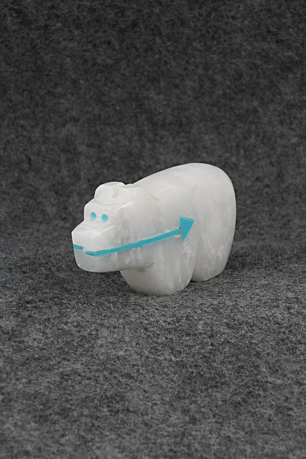 Bear Zuni Fetish Carving - Bernard Laiwakete