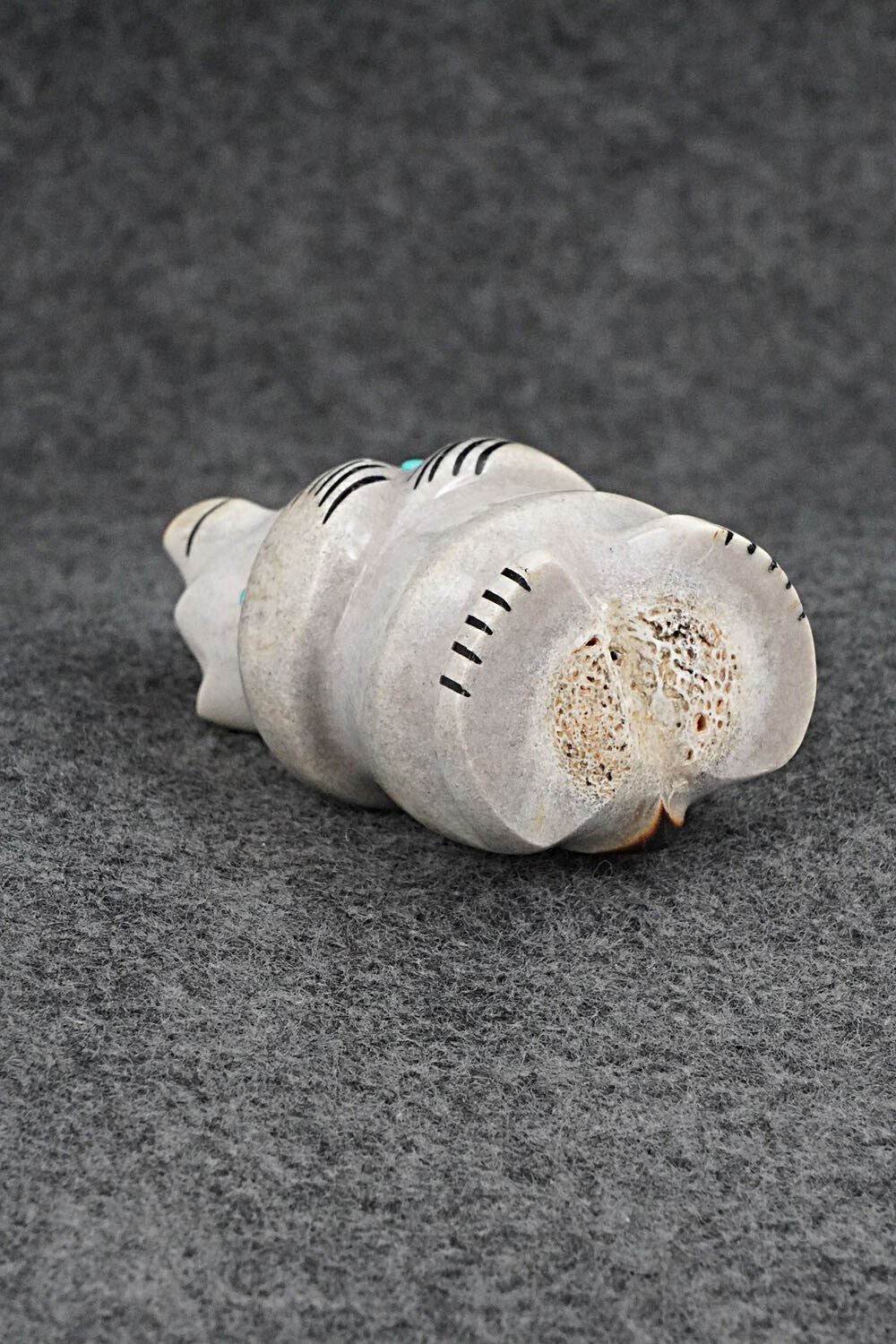 Bear Zuni Fetish Carving - Claudia Peina