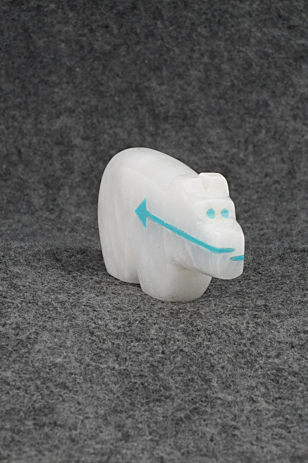 Bear Zuni Fetish Carving - Bernard Laiwakete