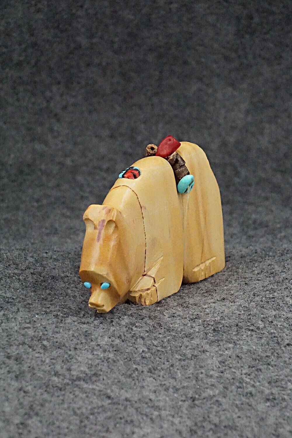 Bear Zuni Fetish Carving - Danette Laate
