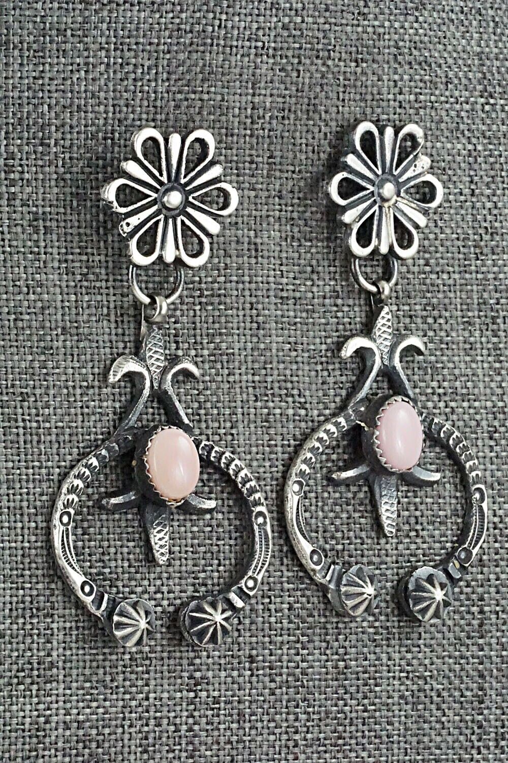Pink Conch Shell & Sterling Silver Earrings - Eva & Linberg Billah