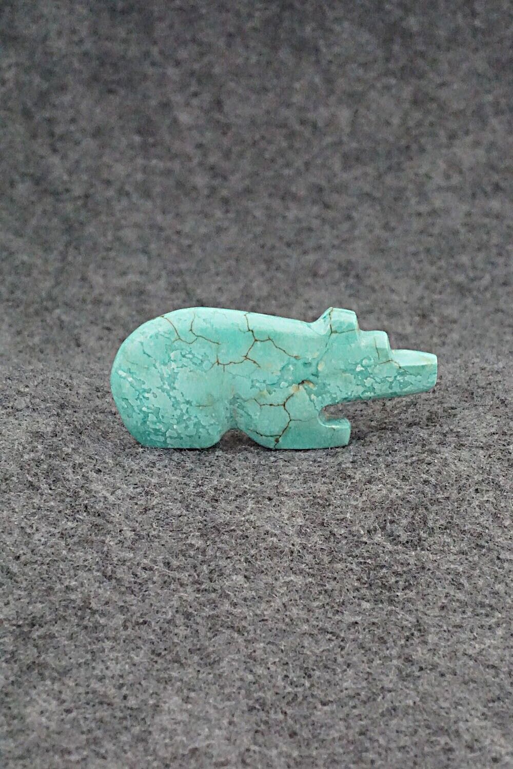 Bear Zuni Fetish Carving - Bernard Laiwakete