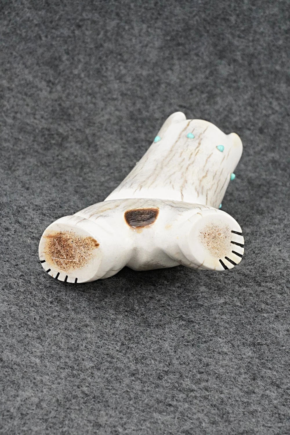 Bear Zuni Fetish Carving - Claudia Peina