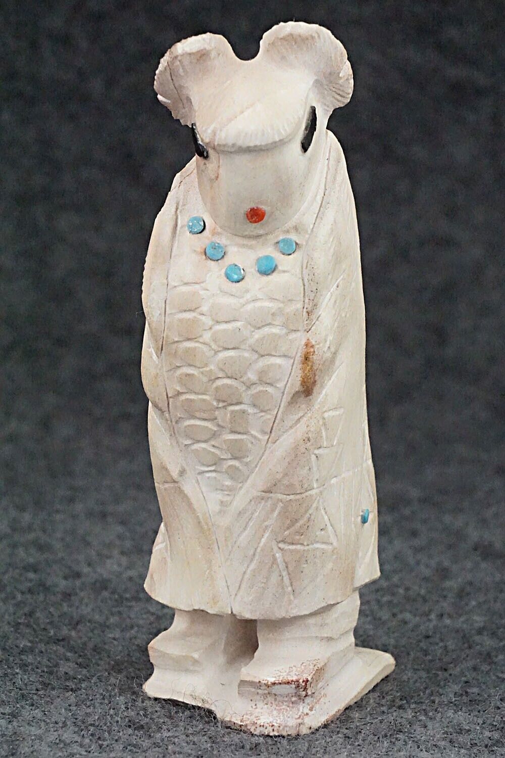 Corn Maiden Zuni Fetish Carving - Derrick Kaamasee