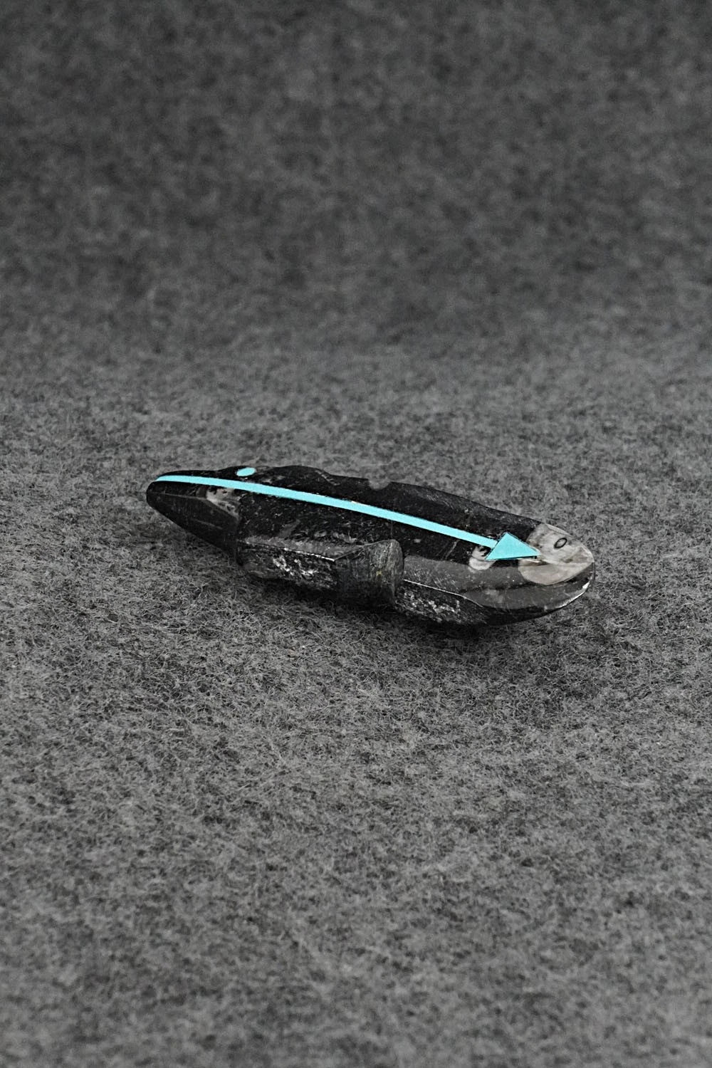 Bear Zuni Fetish Carving - Bernard Laiwakete