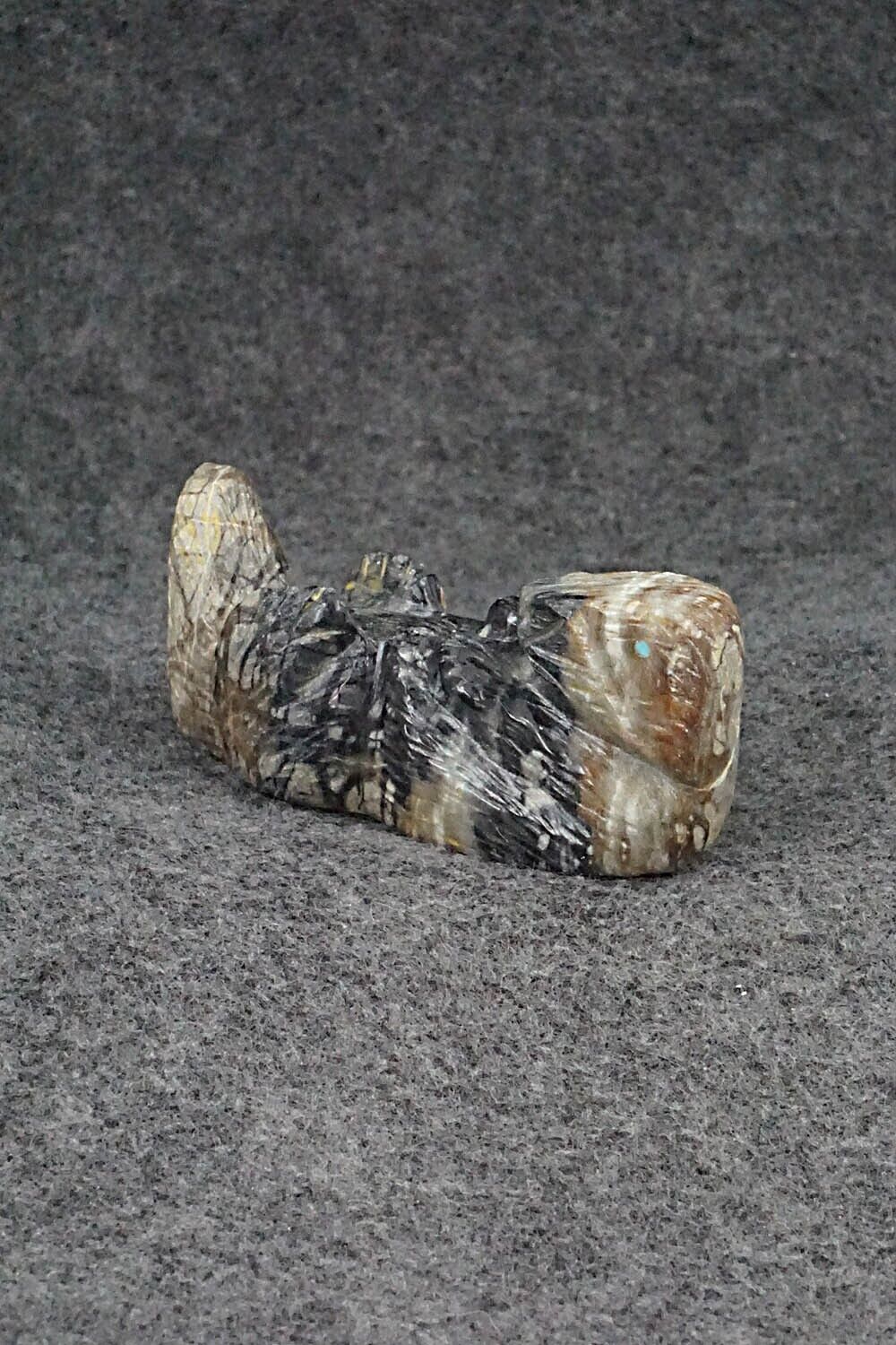 Otter Zuni Fetish Carving - Tony Mackel