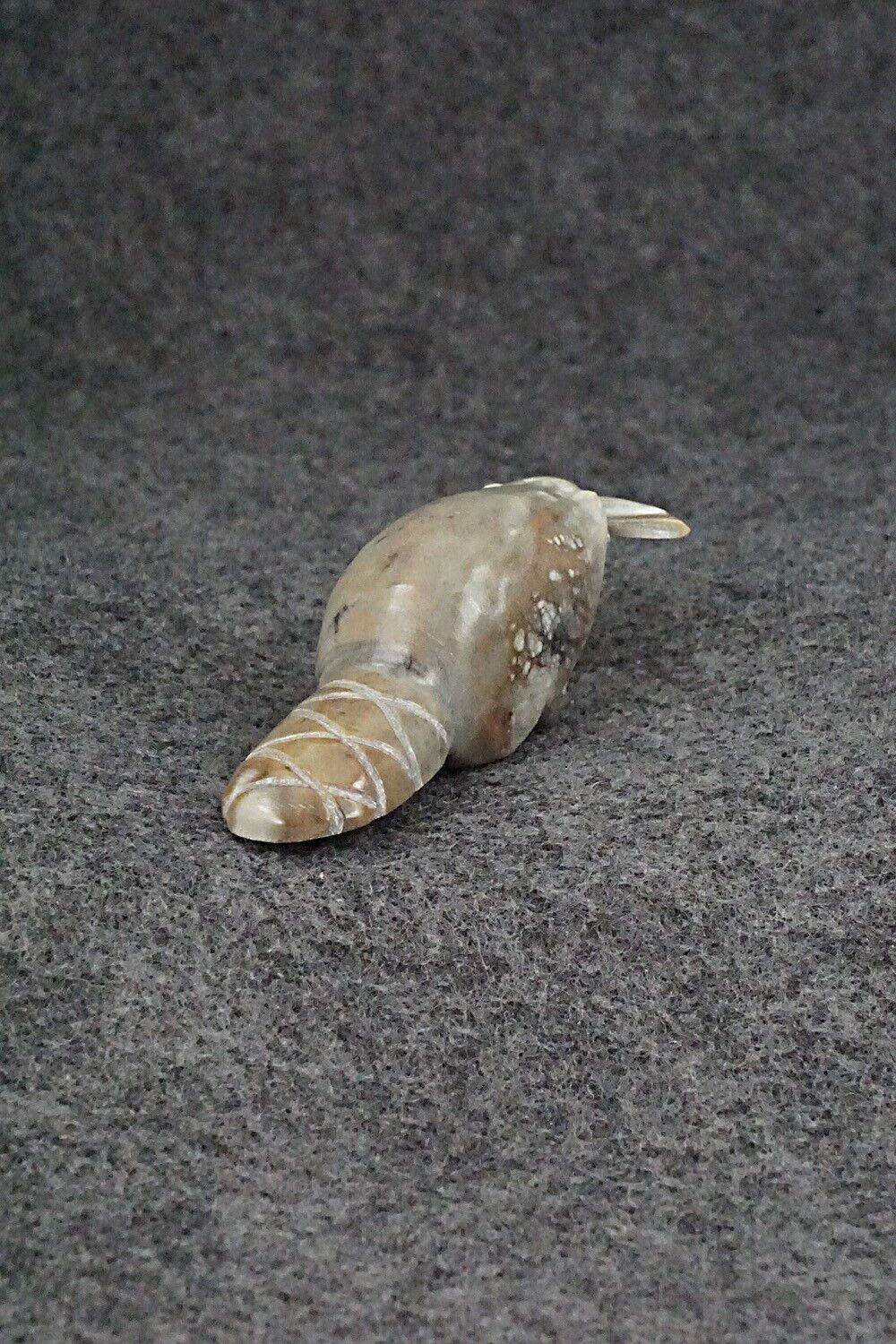 Beaver with Fish Zuni Fetish Carving - Delvin Leekya