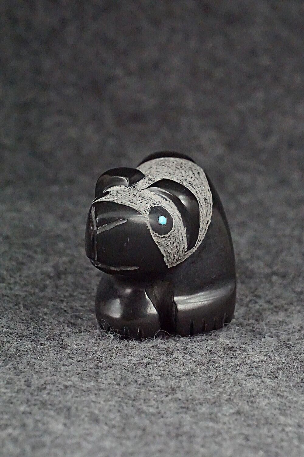 Bear Zuni Fetish Carving - Reynold Lunasee