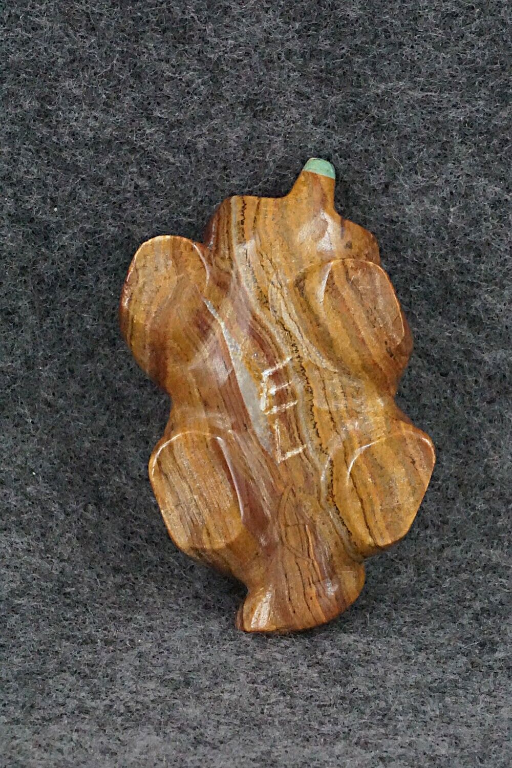 Badger Zuni Fetish Carving - Enrike Leekya