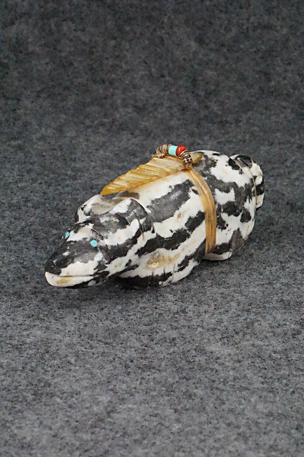 Bear Zuni Fetish Carving - Peter Gasper