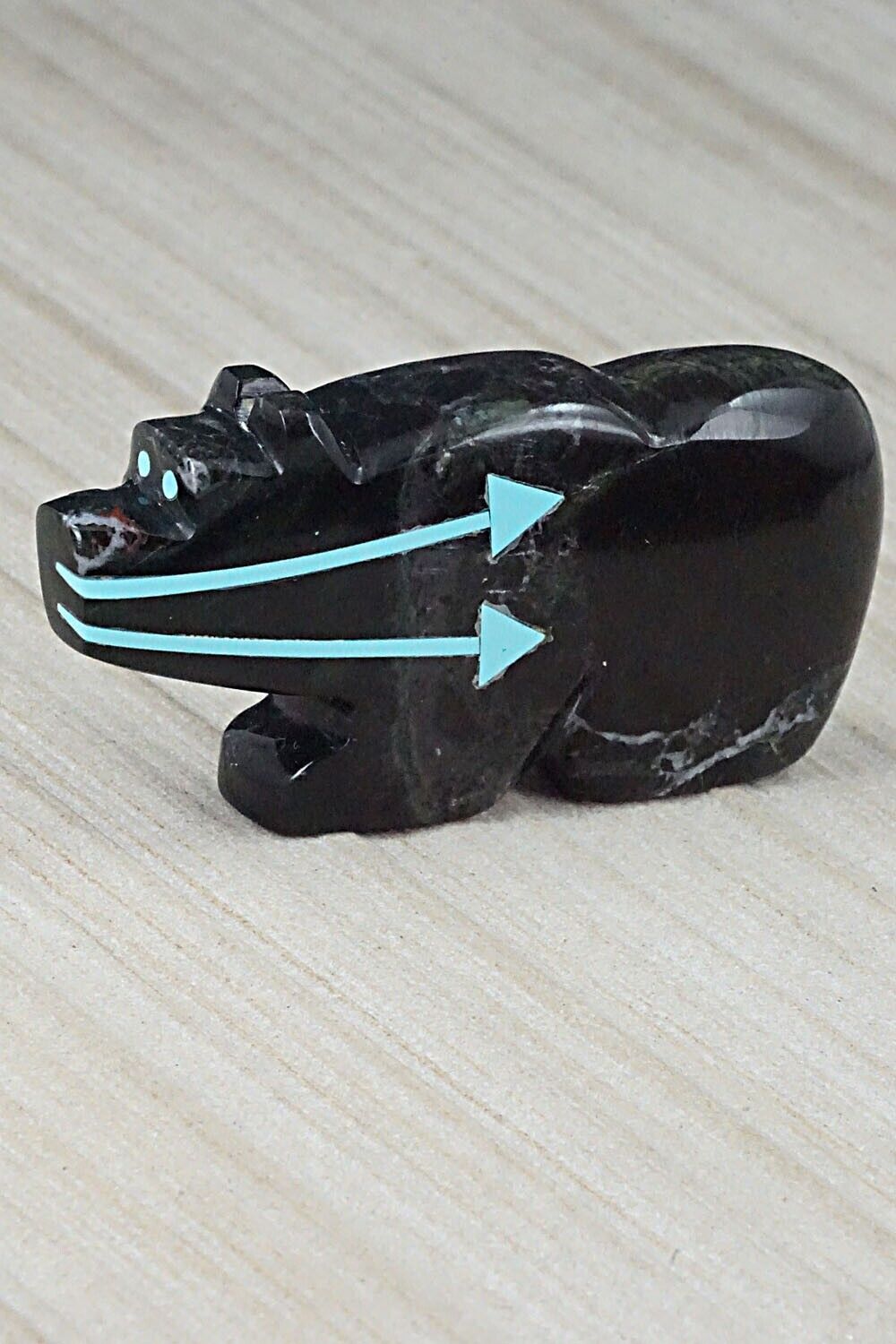 Bear Zuni Fetish Carving - Bernard Laiwakete