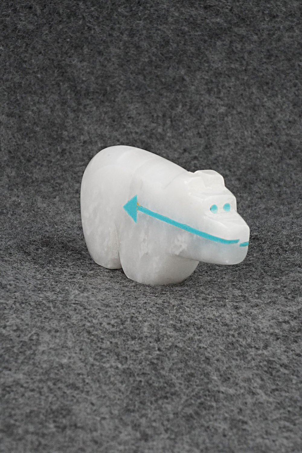 Bear Zuni Fetish Carving - Bernard Laiwakete