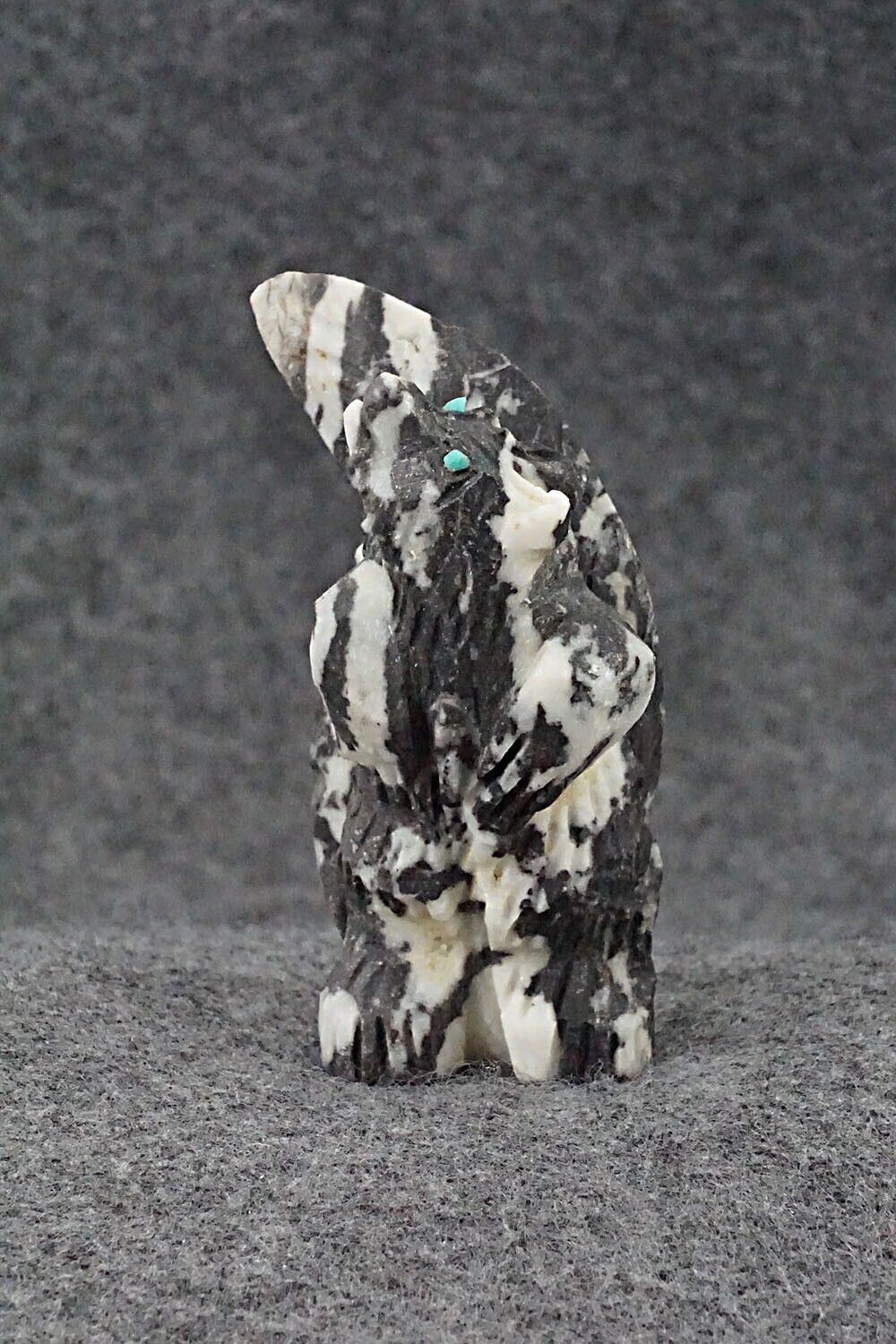 Skunk Zuni Fetish Carving - Jon Quam