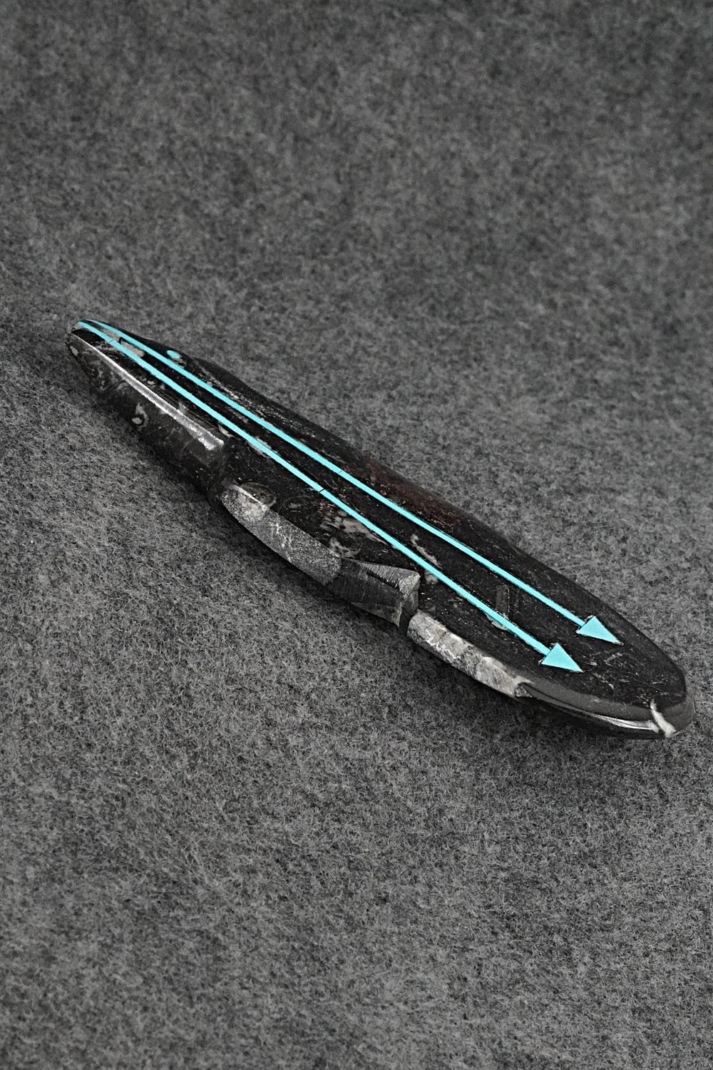 Bear Zuni Fetish Carving - Bernard Laiwakete