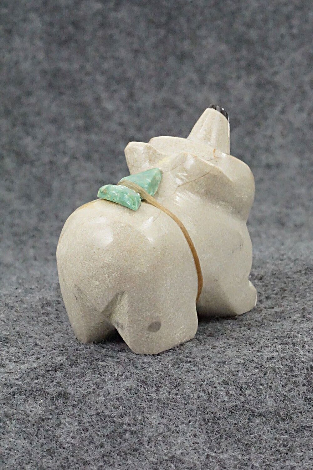 Bear Zuni Fetish Carving - Lyndric Leekya