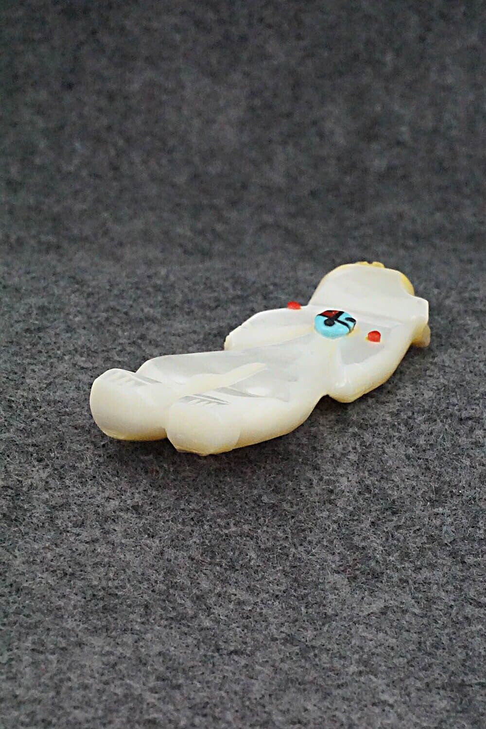 Bear Zuni Fetish Carving - Danette Laate
