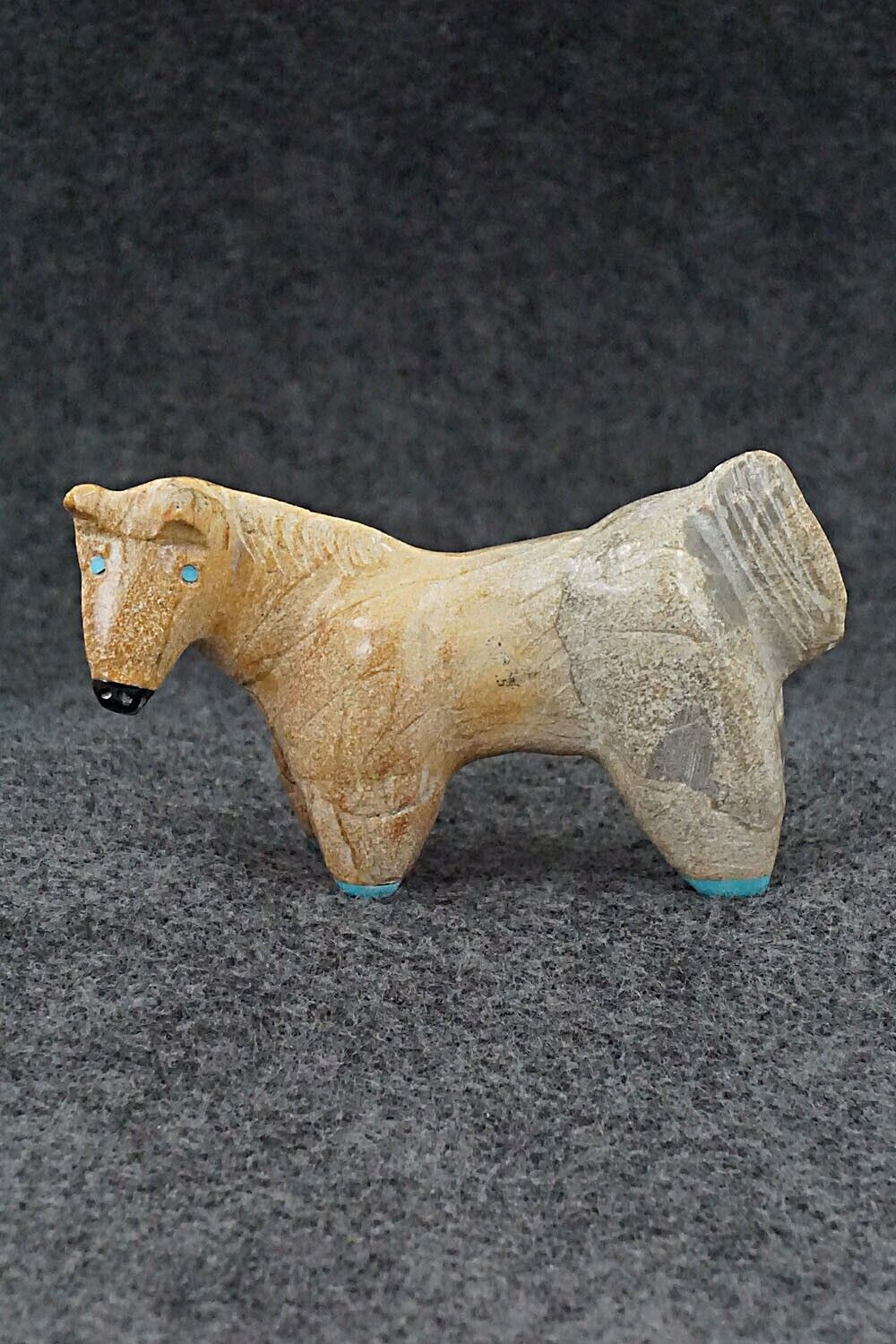 Horse Zuni Fetish Carving - Freddie Leekya