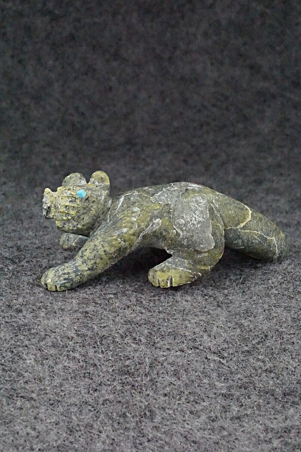 Mountain Lion Zuni Fetish Carving - Cody Cheama