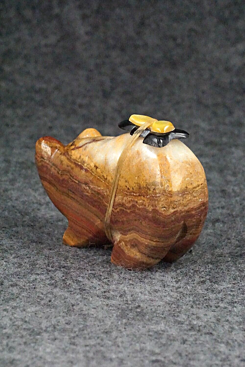 Bear Zuni Fetish Carving - Enrike Leekya