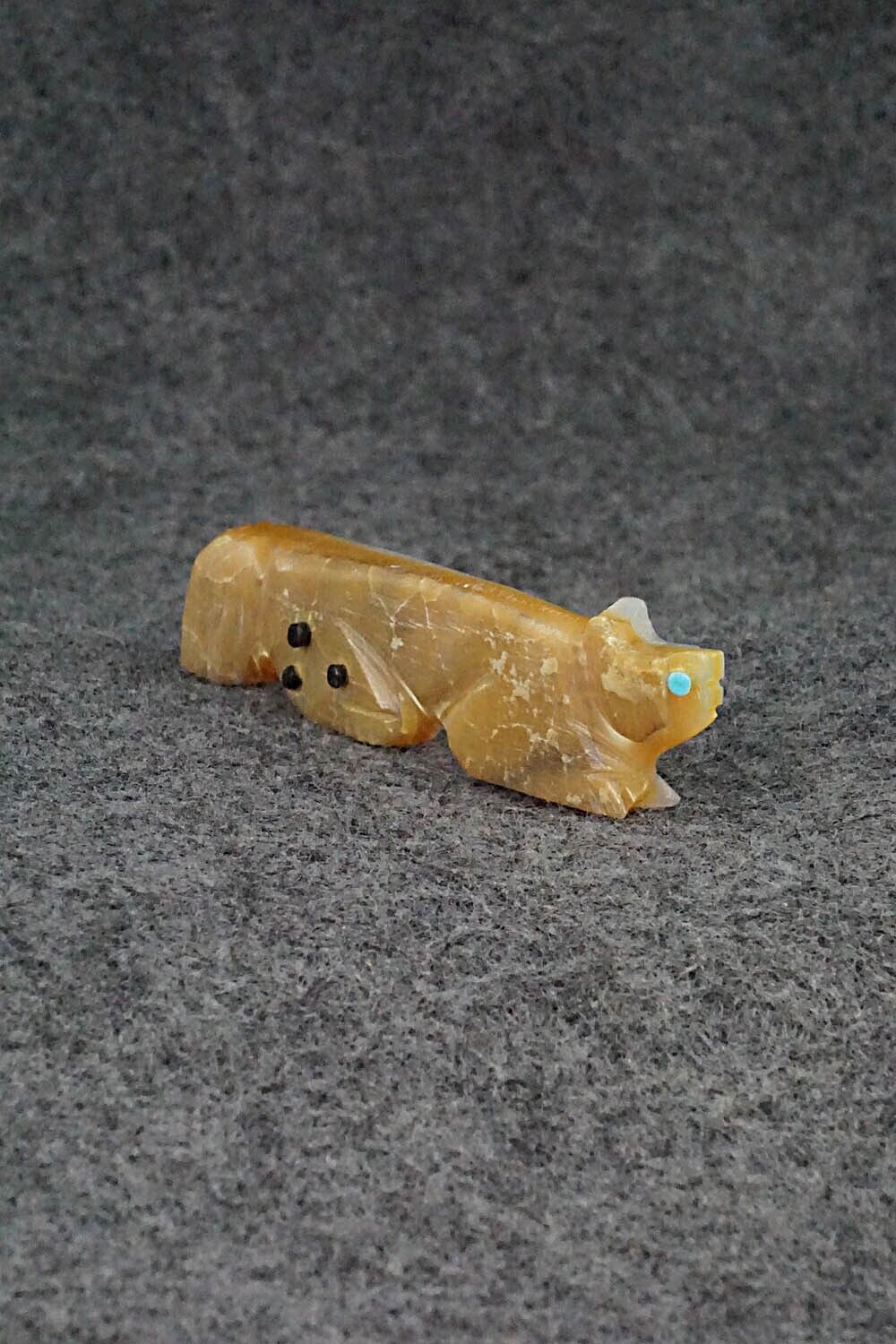 Wolf Zuni Fetish Carving - Danette Laate