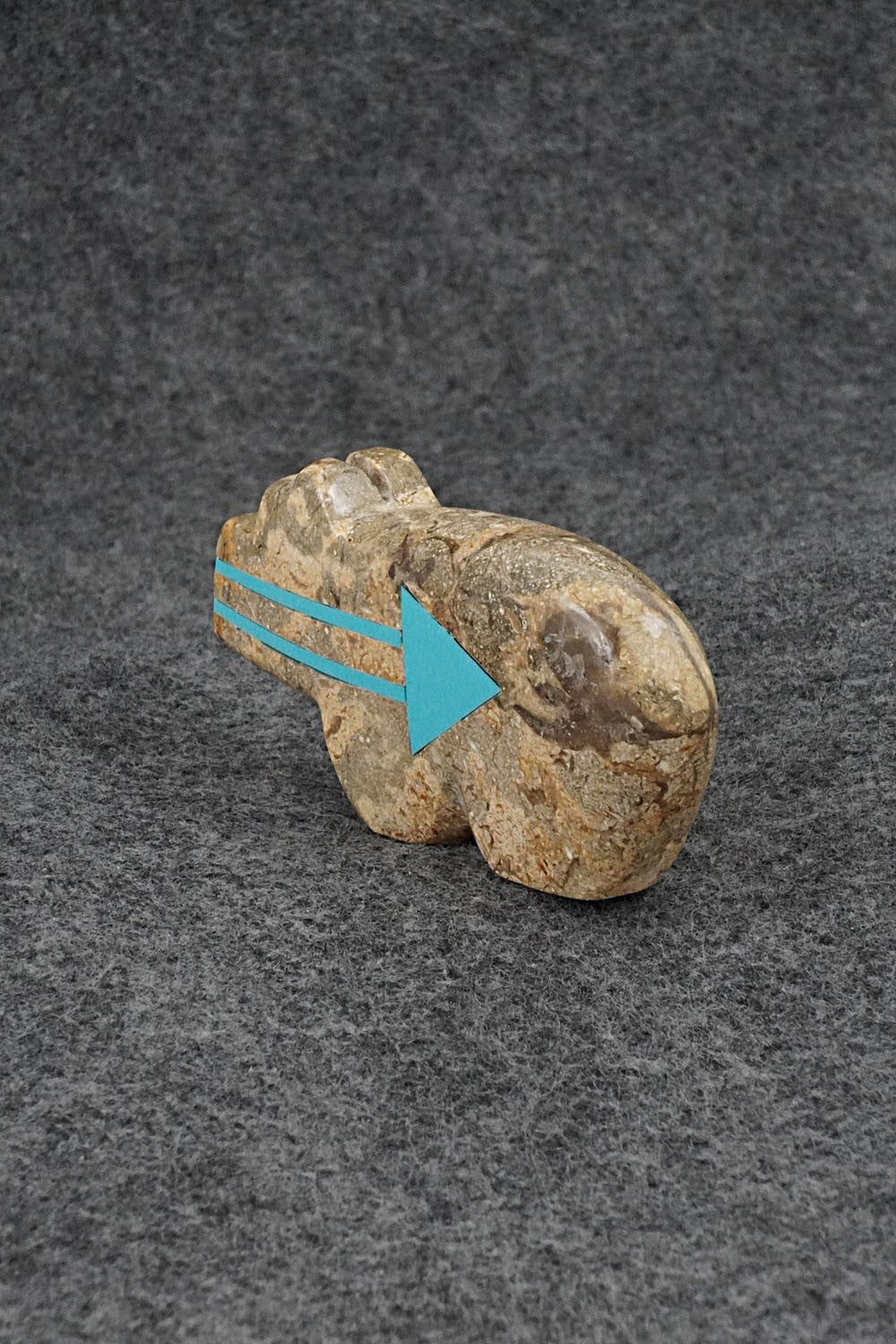 Bear Zuni Fetish Carving - Bernard Laiwakete