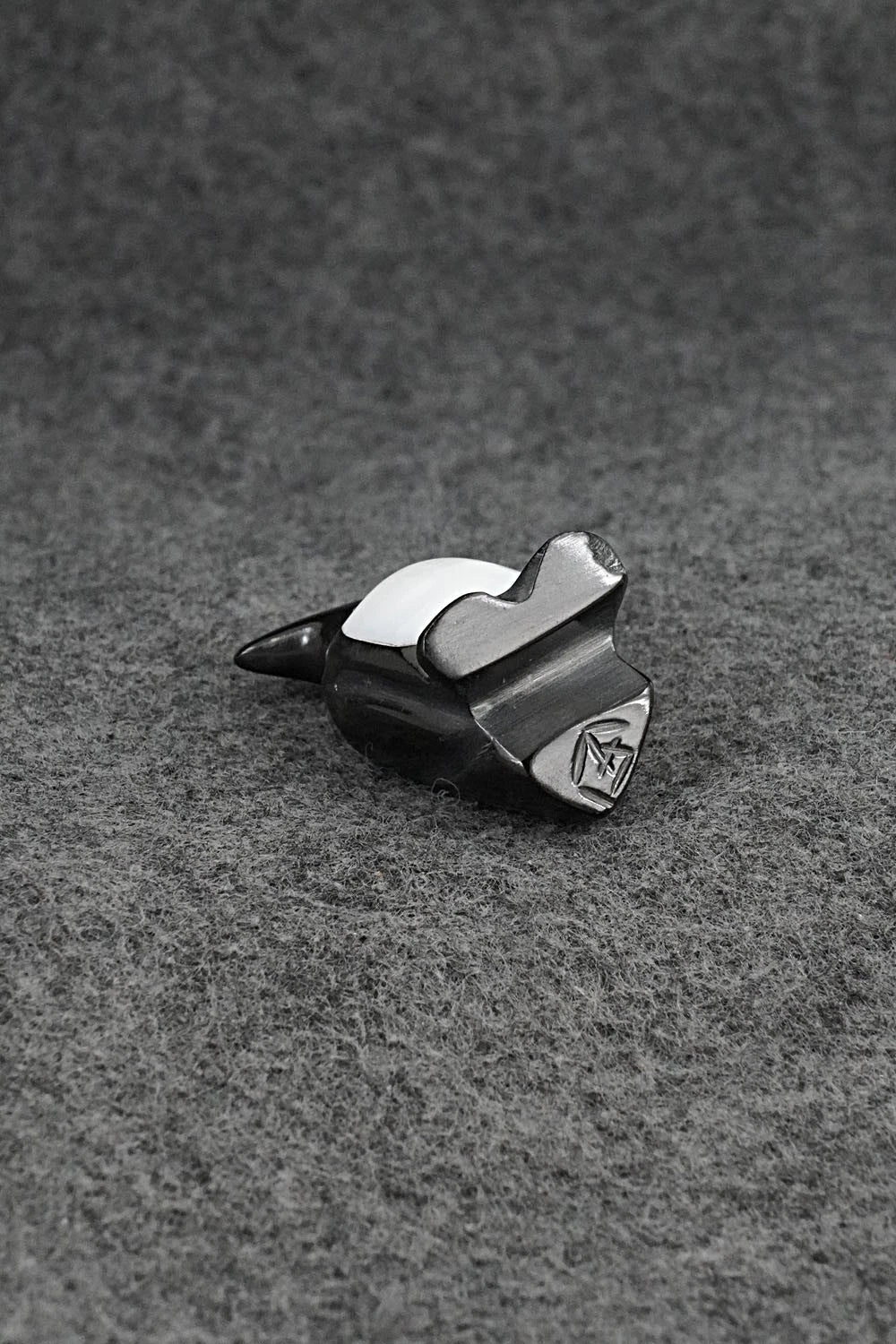 Penguin Zuni Fetish Carving - Calvert Bowannie