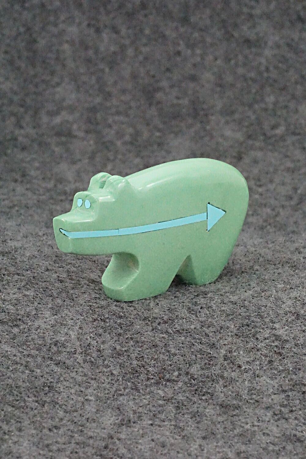 Bear Zuni Fetish Carving - Bernard Laiwakete