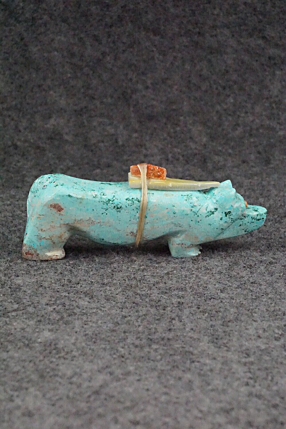 Bear Zuni Fetish Carving - Taylor Gia