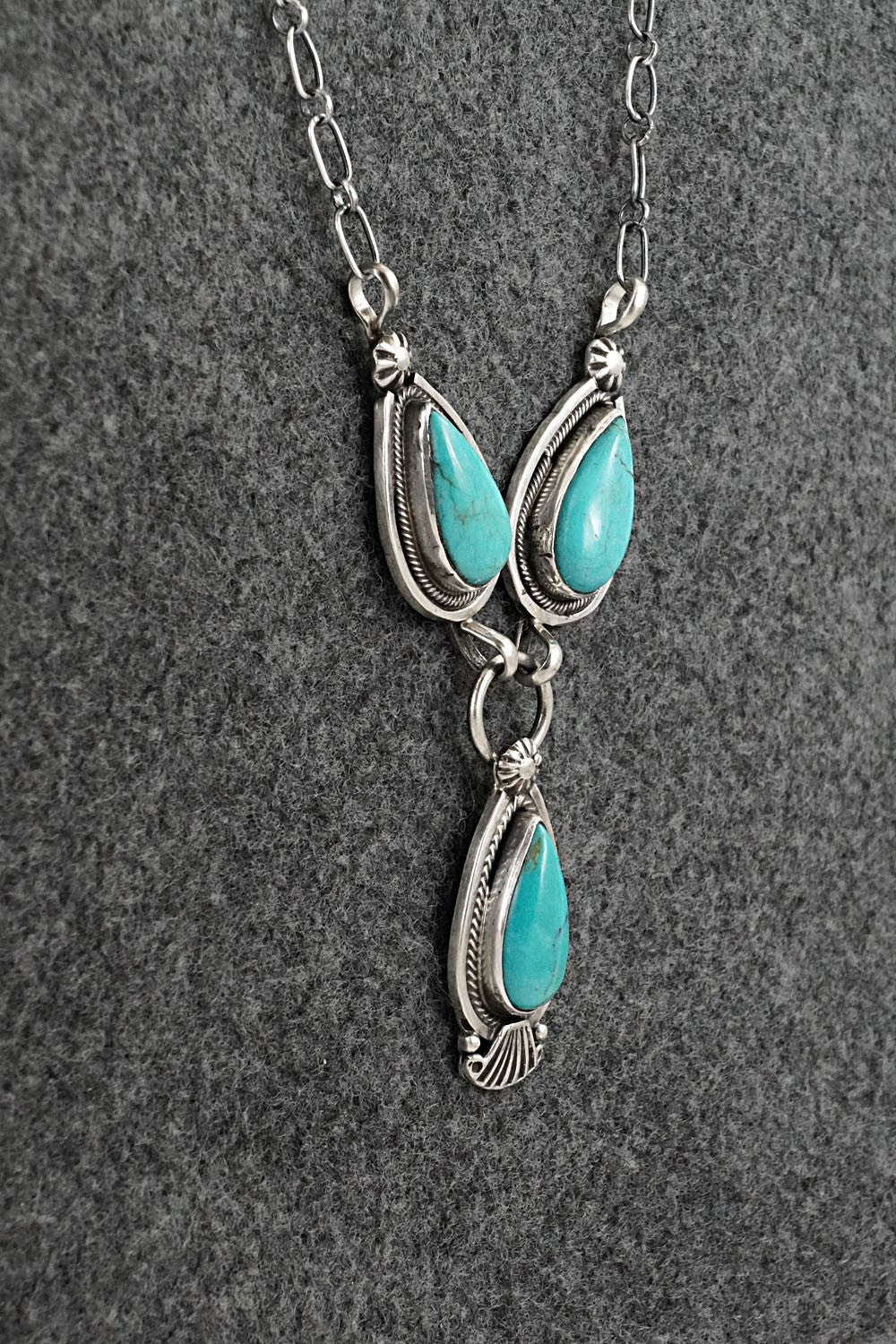 Turquoise & Sterling Silver Necklace - Verley Betone