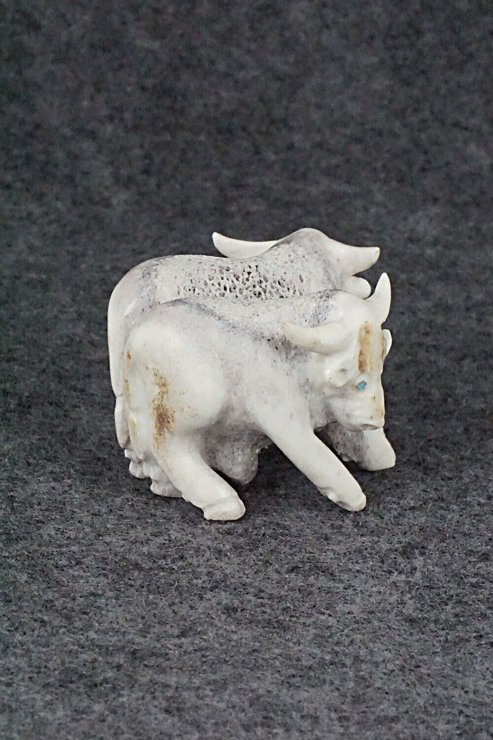 Bulls Zuni Fetish Carving - Maxx Laate