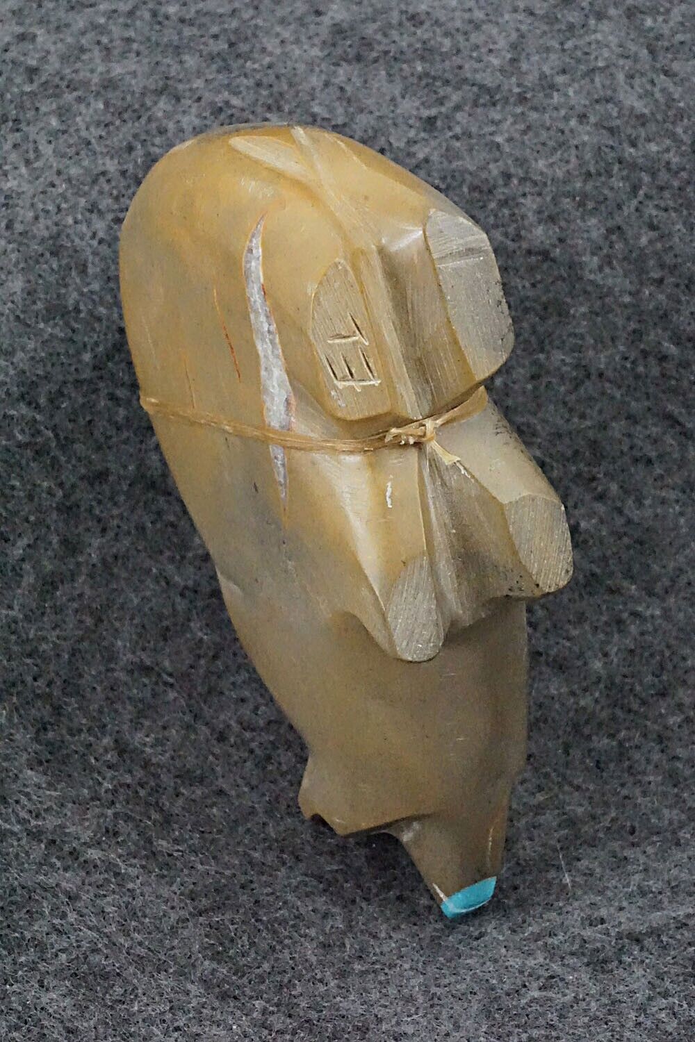 Bear Zuni Fetish Carving - Enrike Leekya