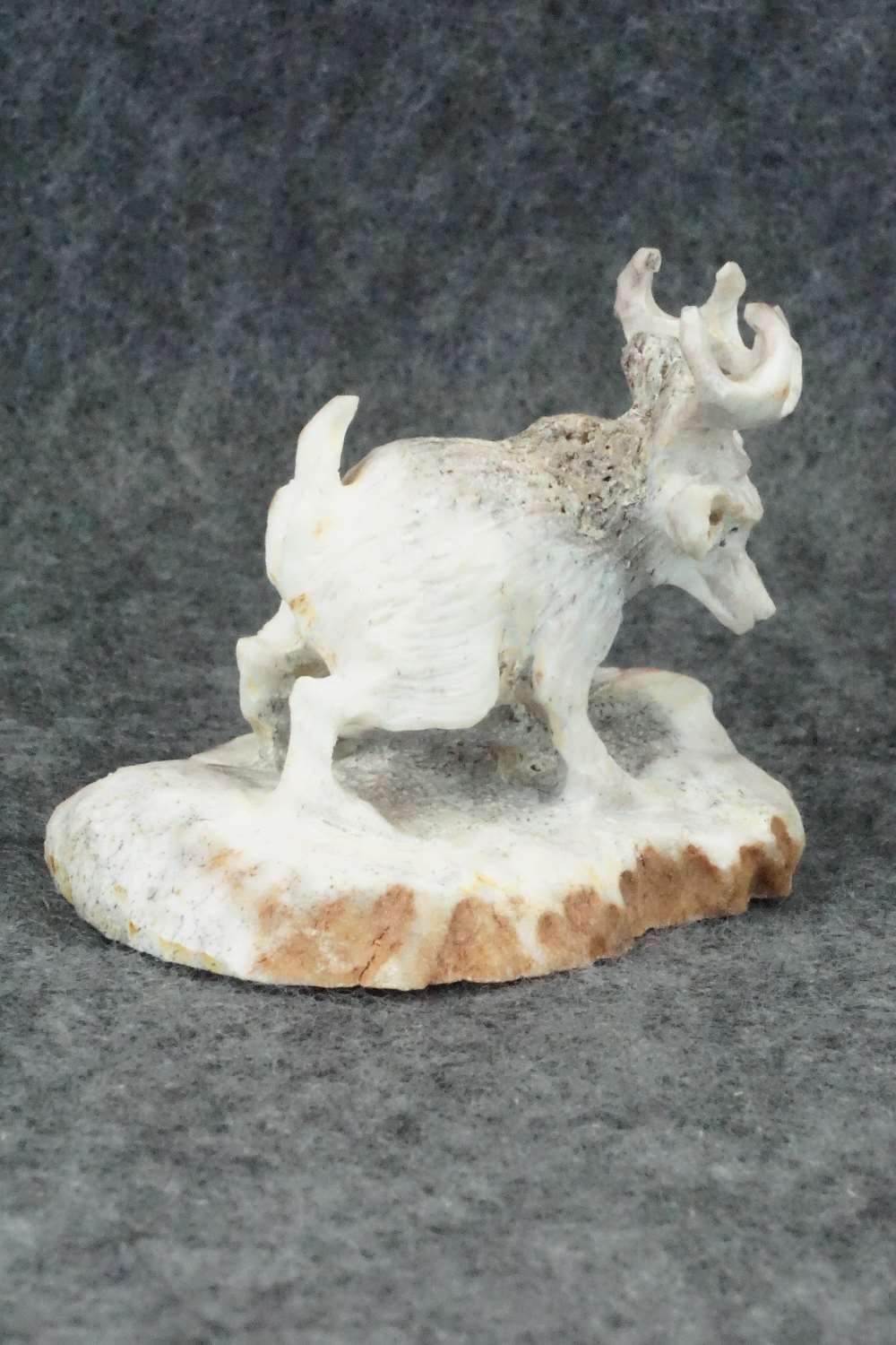 Deer Zuni Fetish Carving - Lewis Malie Jr.